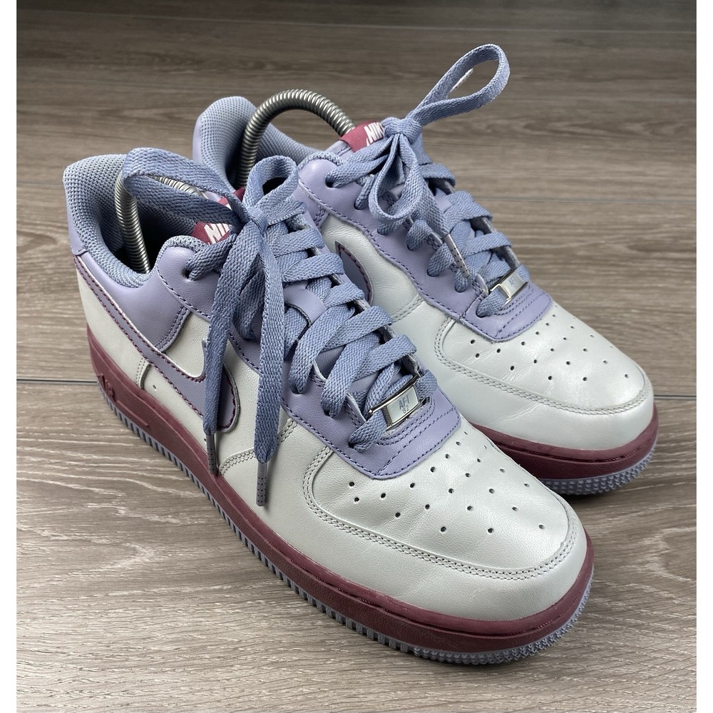 Nike Air Force‎ 1 Low 07 Womens 8.5 Metallic Platinum Pebble Grey Myth Red